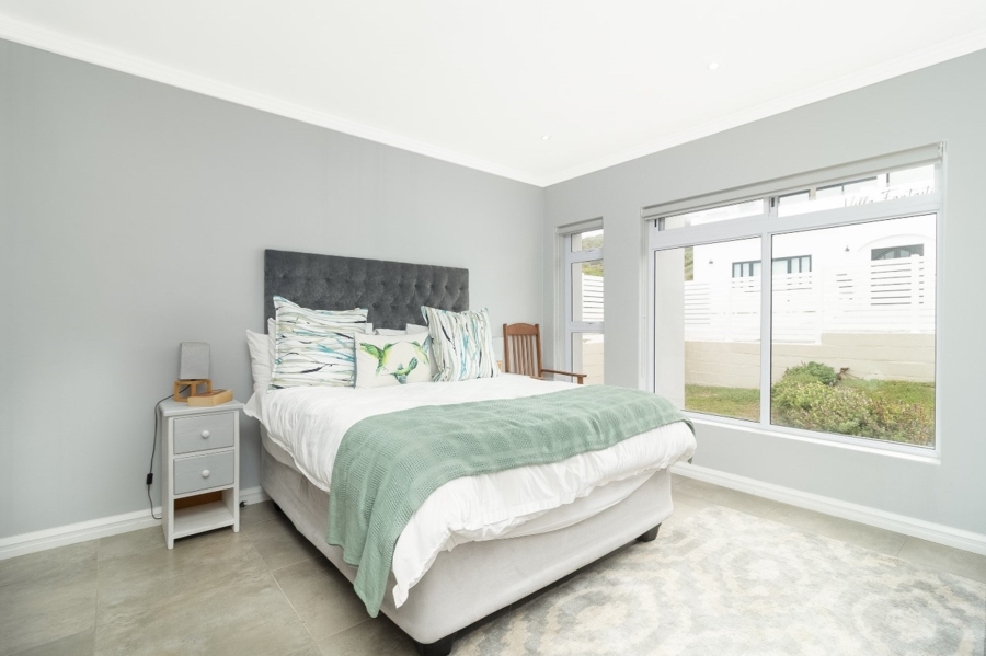 4 Bedroom Property for Sale in Yzerfontein Western Cape